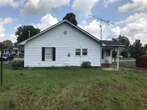 105 W D St, Erwin, NC 28339 photo 10