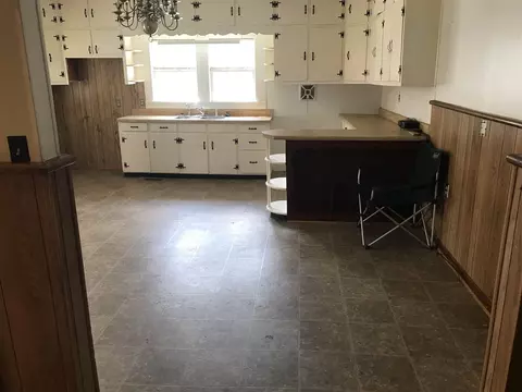105 W D St, Erwin, NC 28339 photo 6