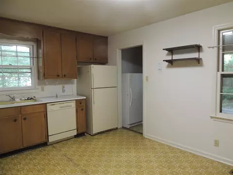 2319 Cardinal Dr, Durham, NC 27707 photo 2