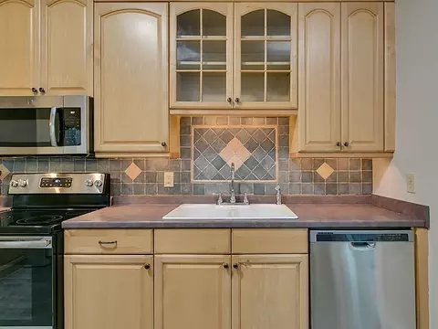 1005 Iredell St, Durham, NC 27705 photo 10