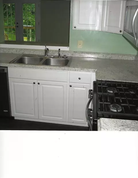 7332 Shellburne Dr, Raleigh, NC 27612 photo 2
