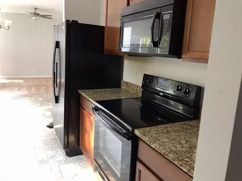 800 Summer Storm Dr, Durham, NC 27704 photo 2