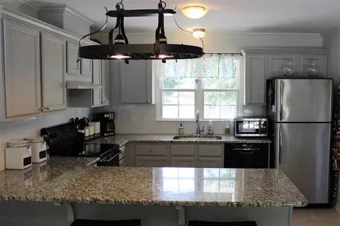 2920 Pinehurst Dr, Raleigh, NC 27604 photo 2