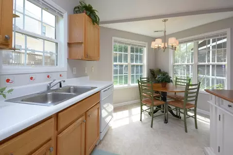 913 Sanderson Dr, Durham, NC 27704 photo 9