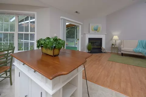 913 Sanderson Dr, Durham, NC 27704 photo 10