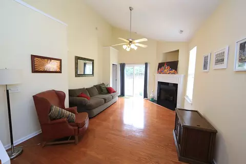 353 Red Elm Dr, Durham, NC 27713 photo 2