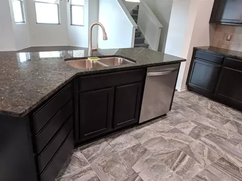 19 Tabernacle Ct, Durham, NC 27703 photo 3