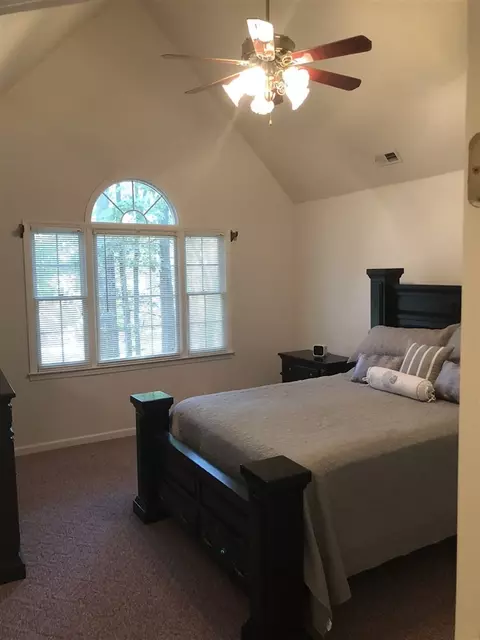 133 W Peach Orchard Dr, Benson, NC 27504 photo 8