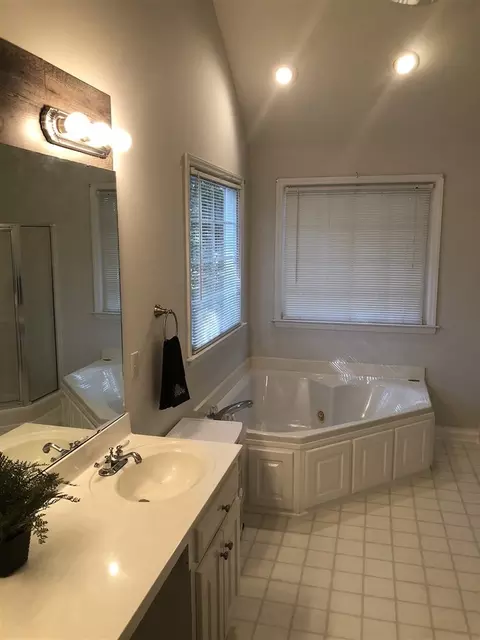 133 W Peach Orchard Dr, Benson, NC 27504 photo 9