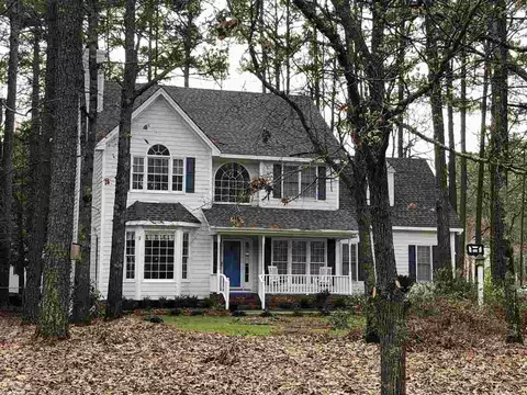 133 W Peach Orchard Dr, Benson, NC 27504 photo 1