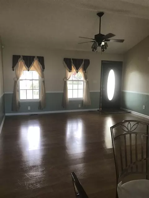 207 Bishop Ln, Dunn, NC 28334 photo 5