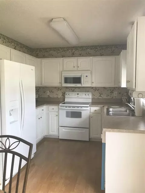207 Bishop Ln, Dunn, NC 28334 photo 4
