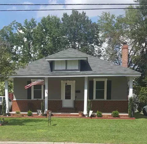 106 E D St, Erwin, NC 28339 photo 1