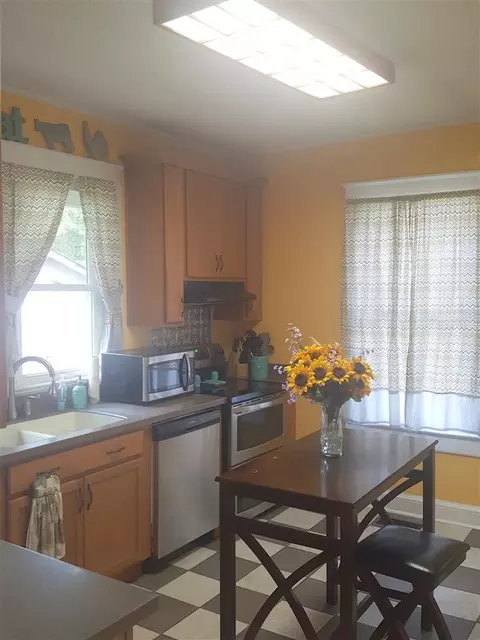 106 E D St, Erwin, NC 28339 photo 2