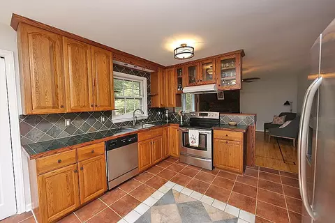 905 Walsenburg Dr, Durham, NC 27712 photo 2