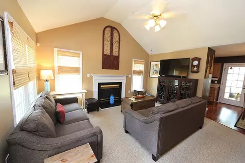 141 Parkhaven Ln, Garner, NC 27529 photo 2