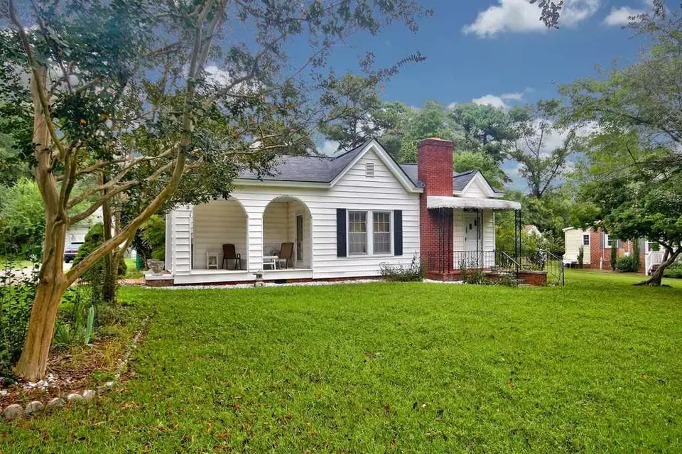  403 E Bailey Ave, Kenly, NC 27542 photo 2