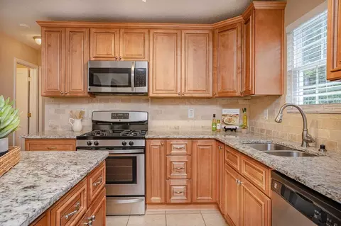 2906 Thoreau Dr, Durham, NC 27703 photo 9