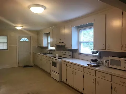 1216 Gilbert St, Durham, NC 27701 photo 3