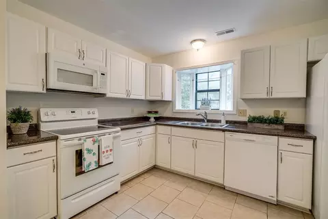 40 Willow Bridge Dr, Durham, NC 27707 photo 4