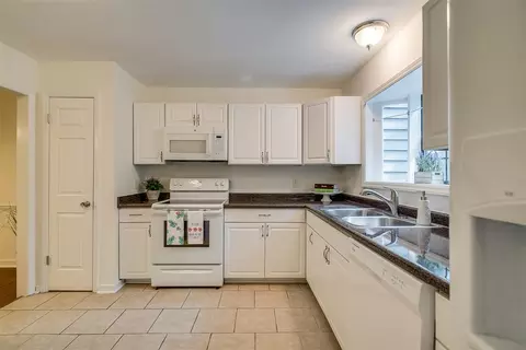 40 Willow Bridge Dr, Durham, NC 27707 photo 3