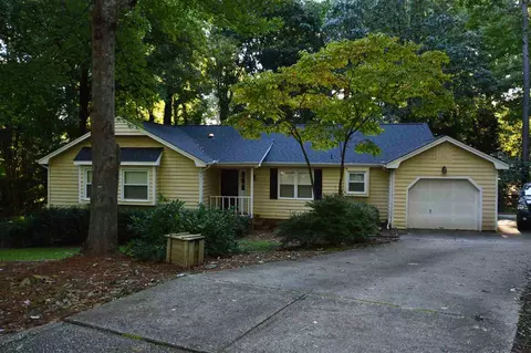 320 Danforth Ct, Raleigh, NC 27615 photo 4