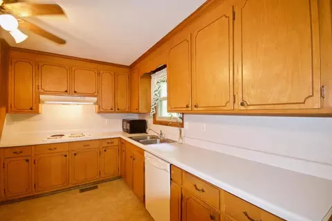 105 S Roderick Dr, Smithfield, NC 27577 photo 3