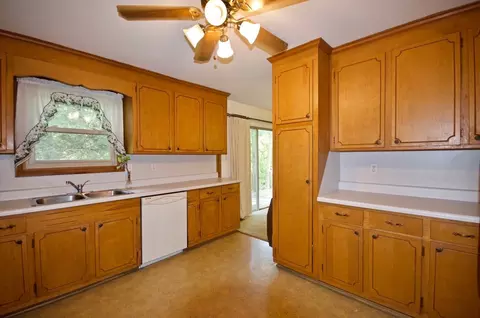 105 S Roderick Dr, Smithfield, NC 27577 photo 5