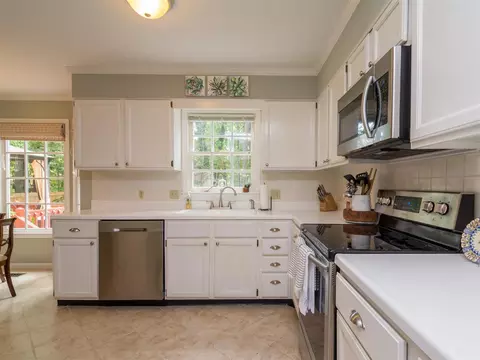 605 Valley Dr, Durham, NC 27704 photo 4