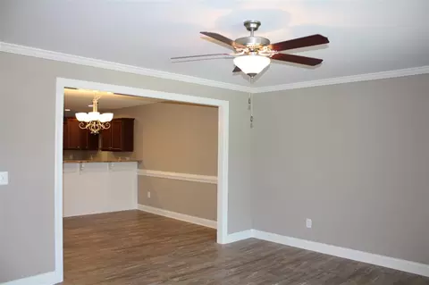 206 E Holmes St, Benson, NC 27504 photo 5