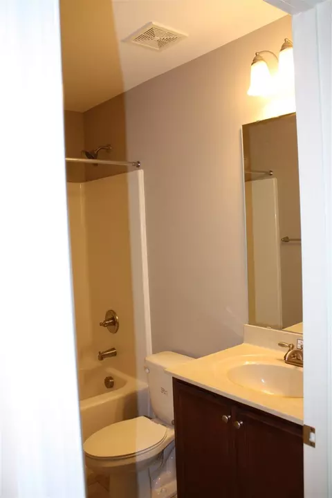 206 E Holmes St, Benson, NC 27504 photo 11