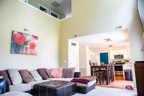 605 Crossing Dr, Durham, NC 27703 photo 11