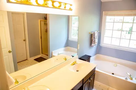 605 Crossing Dr, Durham, NC 27703 photo 16