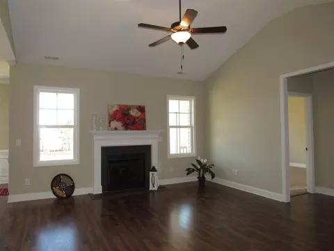 95 Watersedge Ln, Smithfield, NC 27577 photo 4