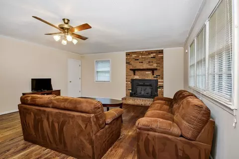 464 Grace Rd, Benson, NC 27504 photo 4
