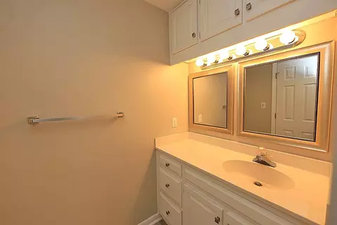 5809 Nottoway Ct #E, Raleigh, NC 27609 photo 11