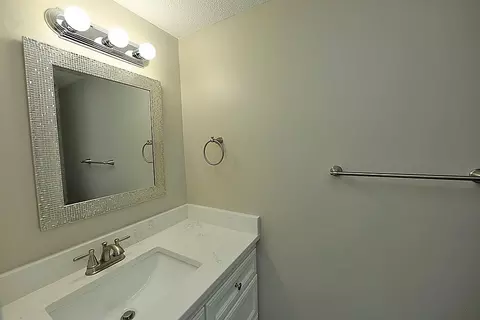5809 Nottoway Ct #E, Raleigh, NC 27609 photo 9