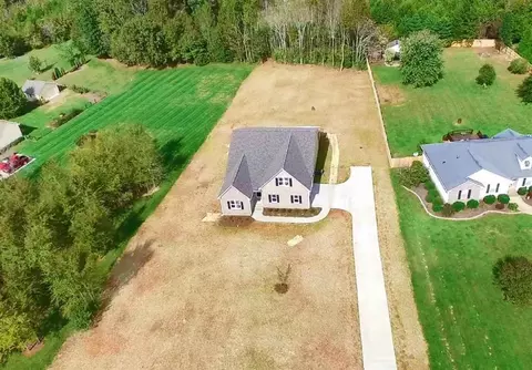 2282 Iris Dr, Haw River, NC 27258 photo 2