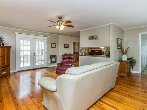 310 W Main St, Benson, NC 27504 photo 12