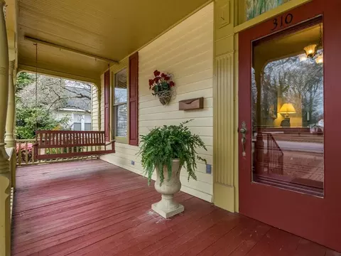 310 W Main St, Benson, NC 27504 photo 3