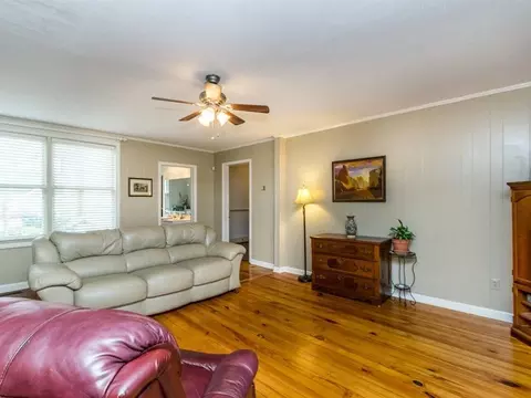 310 W Main St, Benson, NC 27504 photo 13