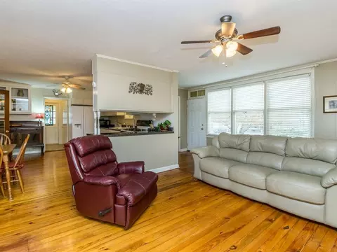 310 W Main St, Benson, NC 27504 photo 14