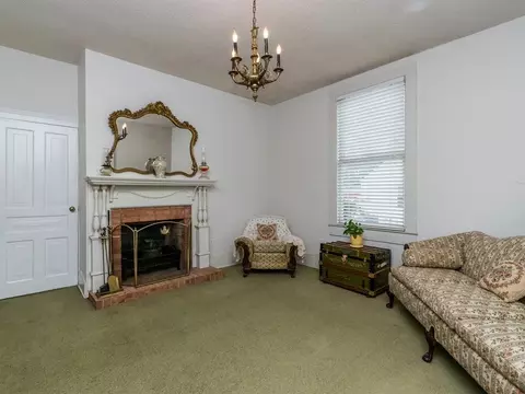 310 W Main St, Benson, NC 27504 photo 5