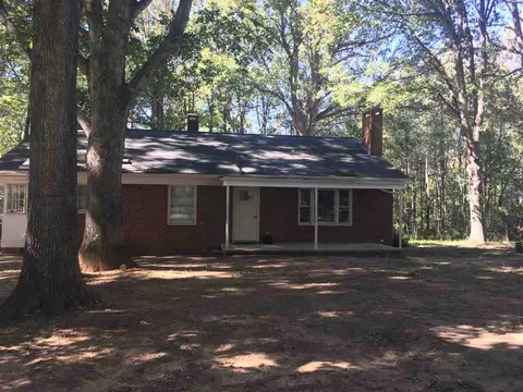 1838 W Third St, Siler City, NC 27344