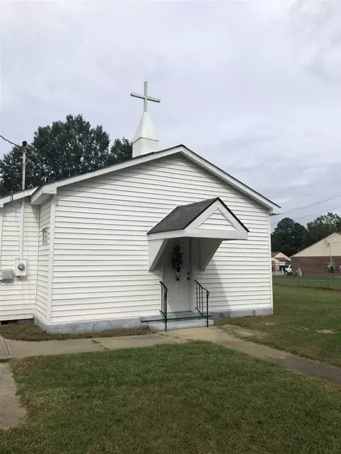 1111 E Lizzie St, Selma, NC 27576 photo 1