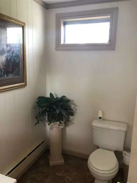 1111 E Lizzie St, Selma, NC 27576 photo 5