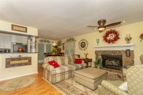 4705 Kinlock Dr, Durham, NC 27712 photo 8
