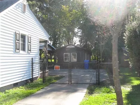 410 E Powell St E, Clinton, NC 28328 photo 5