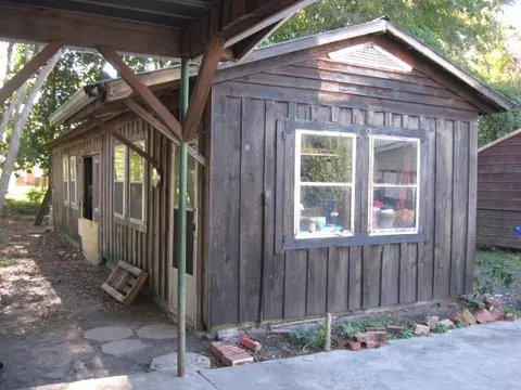 410 E Powell St E, Clinton, NC 28328 photo 4