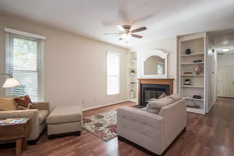 81 Stonehill Ct, Durham, NC 27704 photo 2